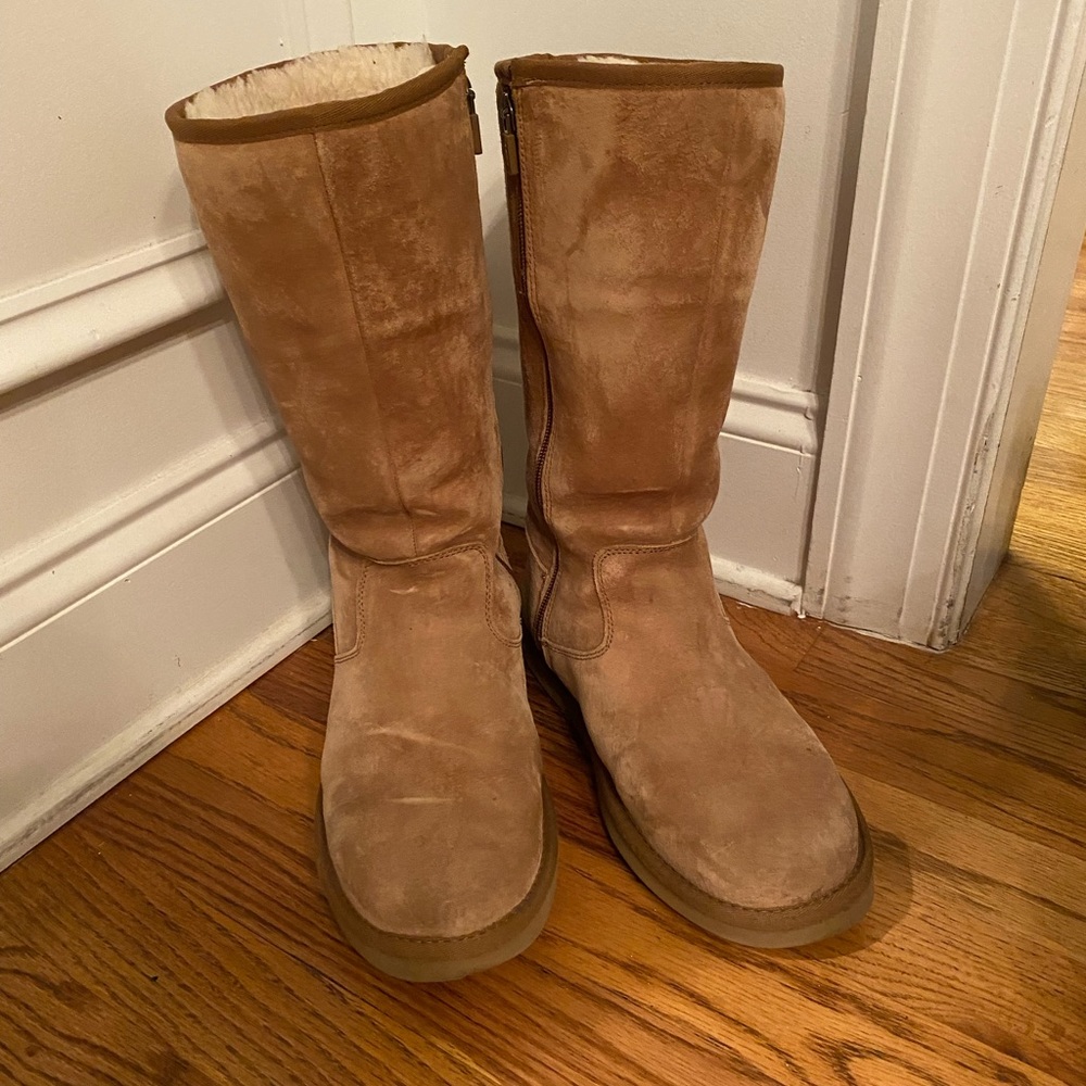 UGGs Sumner Boots size 7